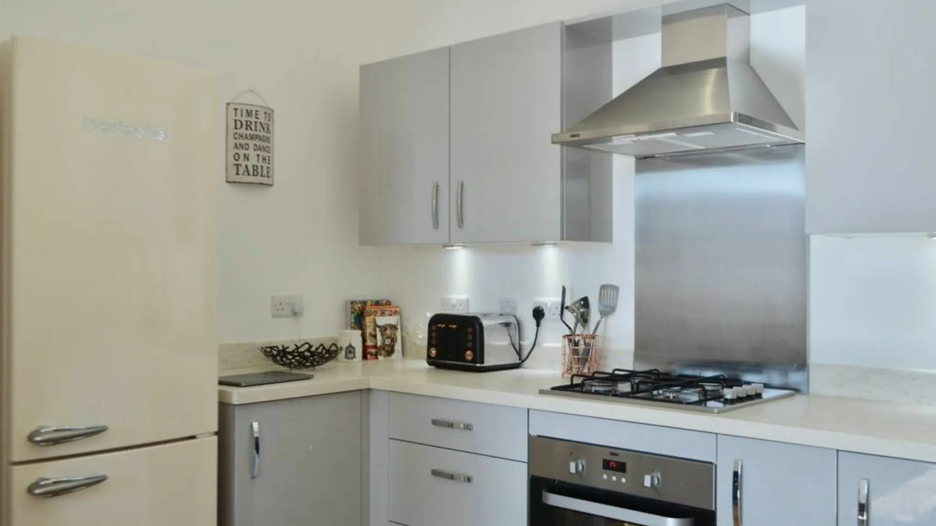 2 Bedroom Apartment In Pilton Edinburgh