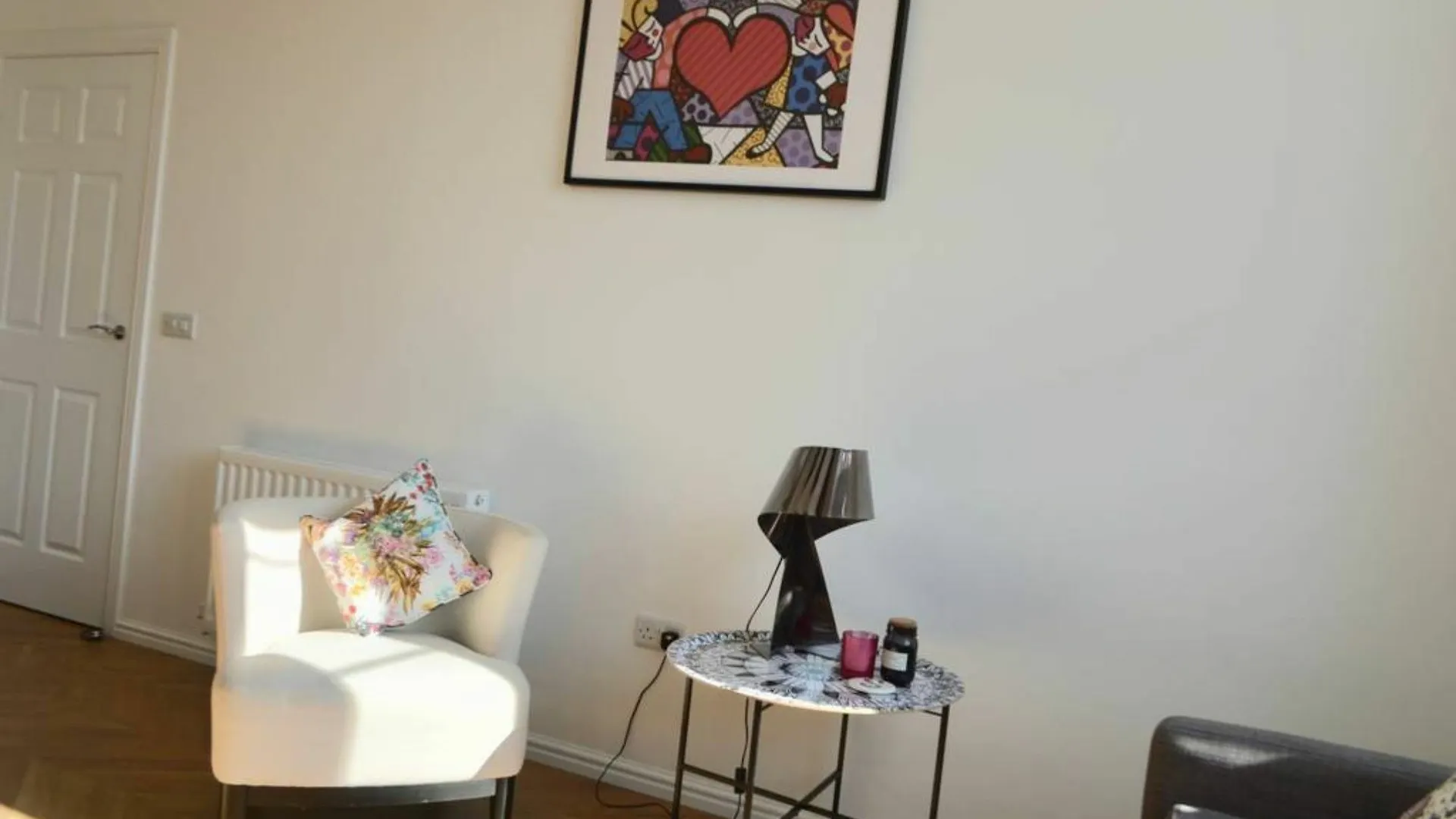 2 Bedroom Apartment In Pilton Edinburgh 0*,